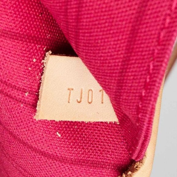 Louis Vuitton Monongram Canvas 'Knokke' Neverfull GM Bag - Picture 10 of 11